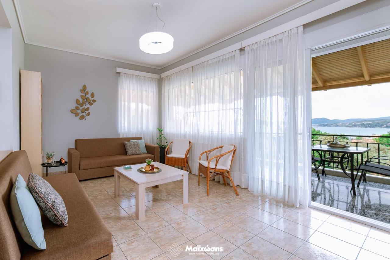 Helianthos Villa - Apartment No1 PalaiónTsiflíkion エクステリア 写真